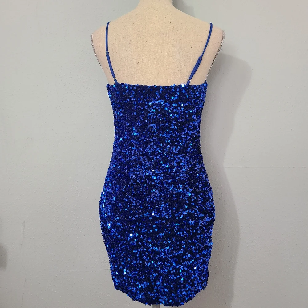 Lucy in the Sky Bodycon Sequin Dress in Royal Blue Size‎ Large